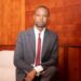 De la méthode cartésienne au décryptage initiatique : l&rsquo;éloge de la gouvernance de Paul Biya sous la plume de Charles Ebune